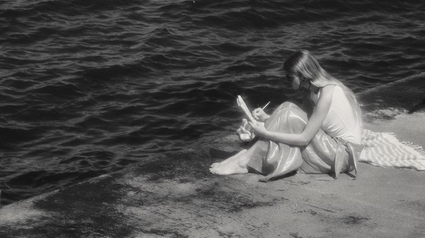 مجموعة High Summer من برونيلو كوتشينيلي تحتفي بالأشهر الدافئة مجموعة High Summer من برونيلو كوتشينيلي تحتفي بالأشهر الدافئة