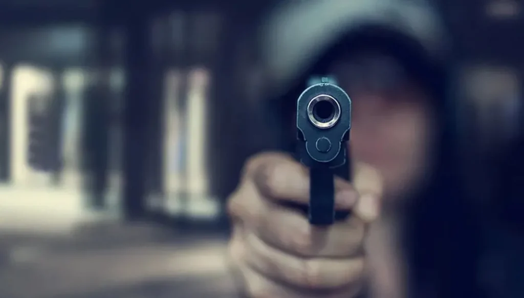 في الشويفات... جريمة قتل بوضح النهار وإصابة تلميذ!