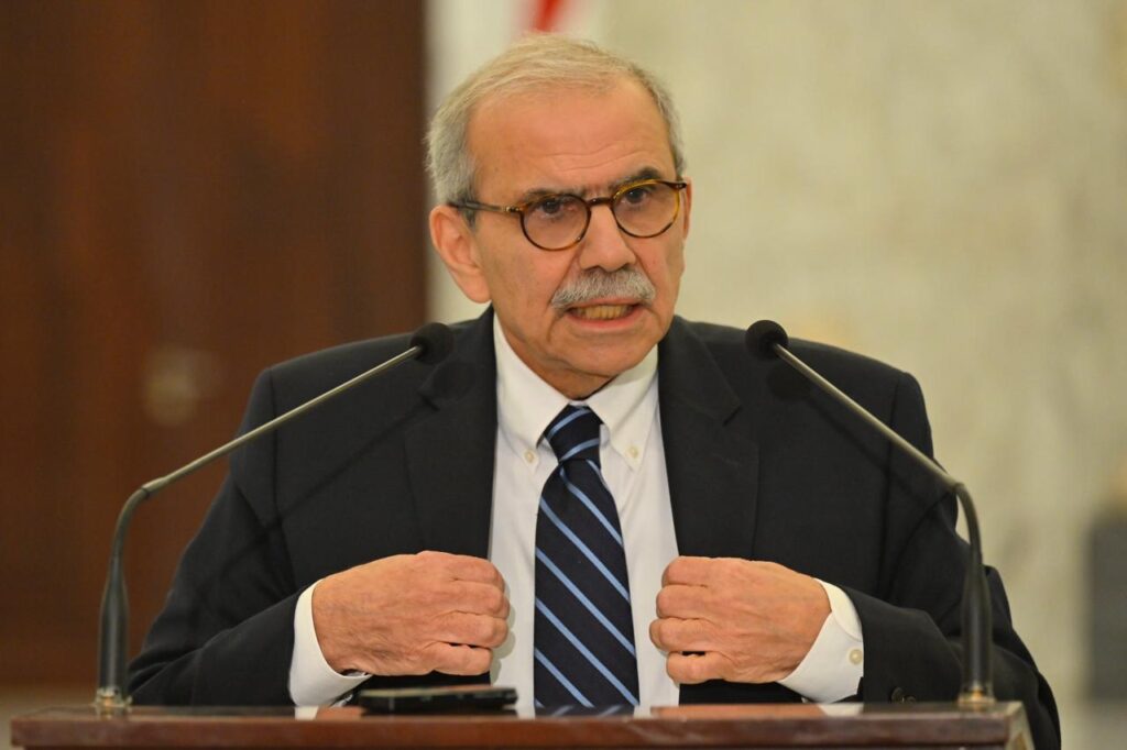 “الحزب” يقلّد نواف سلام “وسام” رفيق الحريري "الحزب" يقلّد نواف سلام "وسام" رفيق الحريري