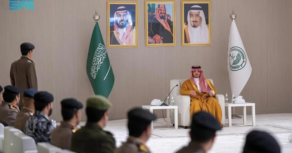 رئيس لجنة الحج العليا يقود ميدانيًّا استعدادات الحج ويشيد بجنود الأمن ومبادرة "طريق مكة" - صحيفة سبق الالكترونية