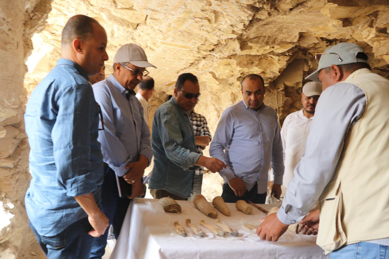 الكشف عن ثلاث مقابر جديدة لكبار رجال الدولة بمنطقة ذراع أبو النجا بالأقصر من عصر الدولة الحديثة