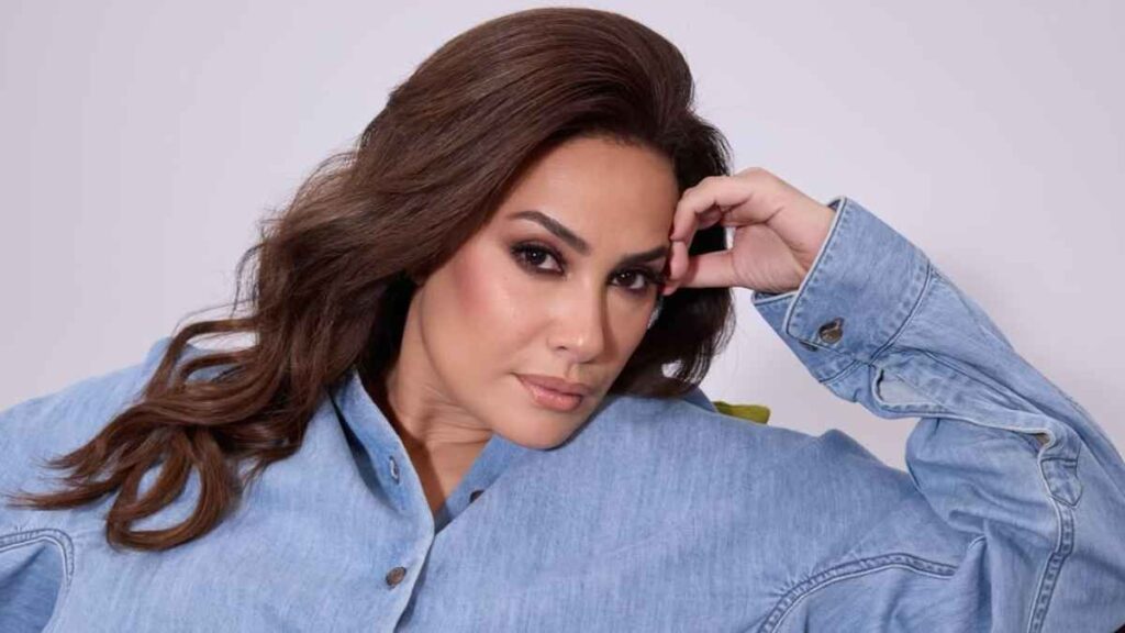 "اغتيال معنوي".. فنانون يرفضون الهجوم على هند صبري - إرم نيوز