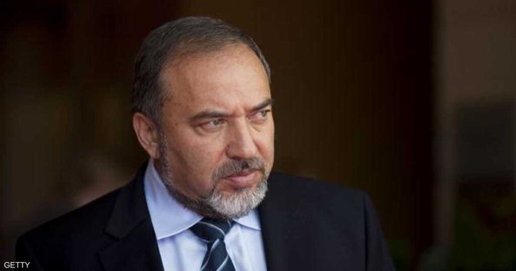 بعد مفاجأة ليبرمان.. كشف تفاصيل تزويد "أبو شباب" بالسلاح