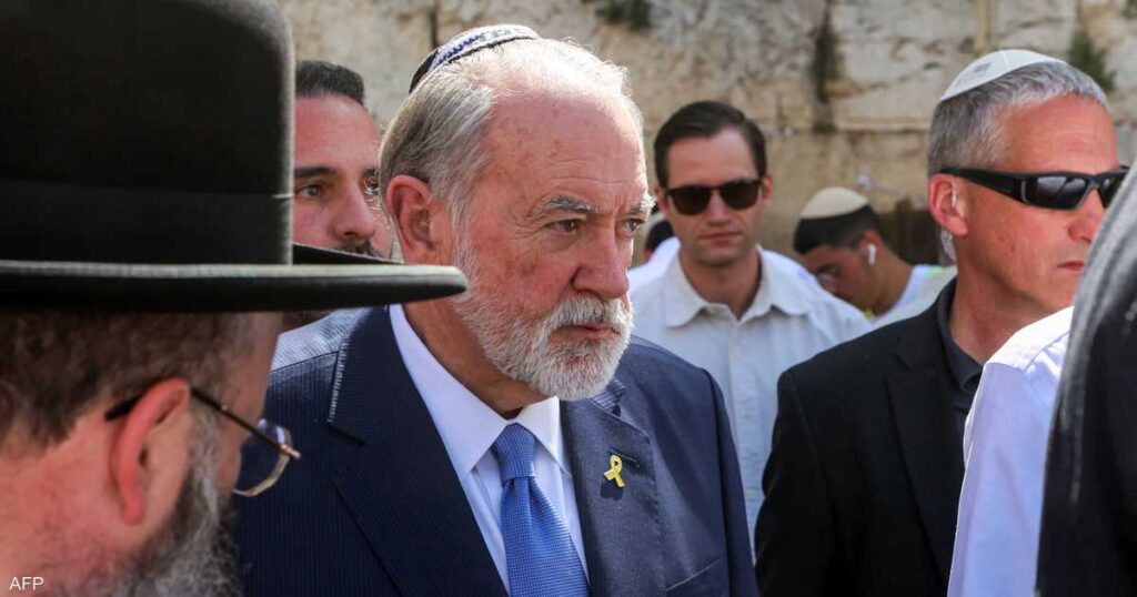 هاكابي يدعو ماكرون لمنح الفلسطينيين جزءا من أرضه هاكابي يدعو ماكرون لمنح الفلسطينيين جزءا من أرضه