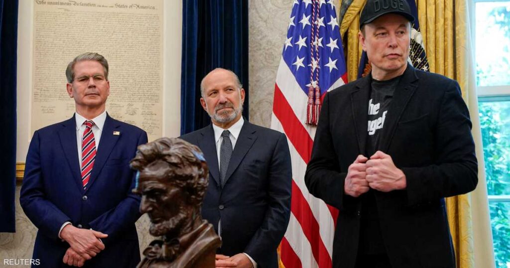 فضيحة البيت الأبيض.. تقرير عن “لكمات” بين ماسك ووزير الخزانة فضيحة البيت الأبيض.. تقرير عن "لكمات" بين ماسك ووزير الخزانة