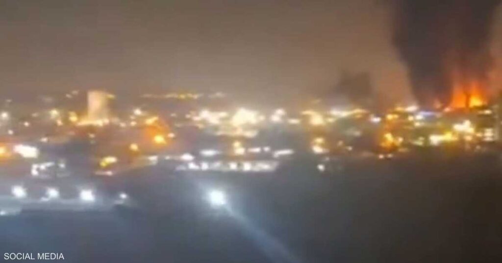 فيديو لحريق كبير في مطار “مهر آباد”.. وانفجارات شرق طهران فيديو لحريق كبير في مطار "مهر آباد".. وانفجارات شرق طهران