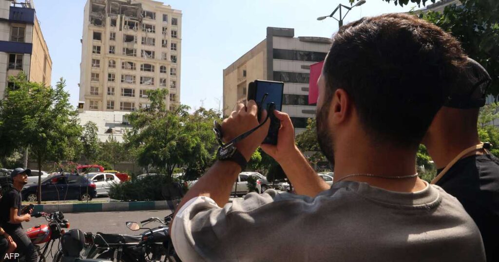 الشرطة الإيرانية تصدر تعليمات: هكذا تعرف “منازل الجواسيس” الشرطة الإيرانية تصدر تعليمات: هكذا تعرف "منازل الجواسيس"