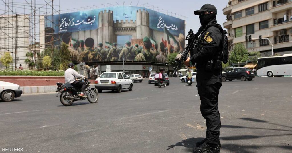 إيران.. اعتقال 700 “مرتزق” خلال الحرب مع إسرائيل وإعدام 3 إيران.. اعتقال 700 "مرتزق" خلال الحرب مع إسرائيل وإعدام 3