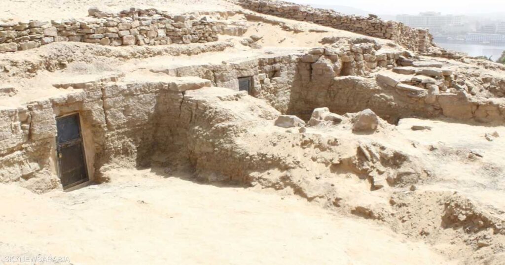 3 مقابر منحوتة في الصخر.. كشف أثري جديد في أسوان بمصر