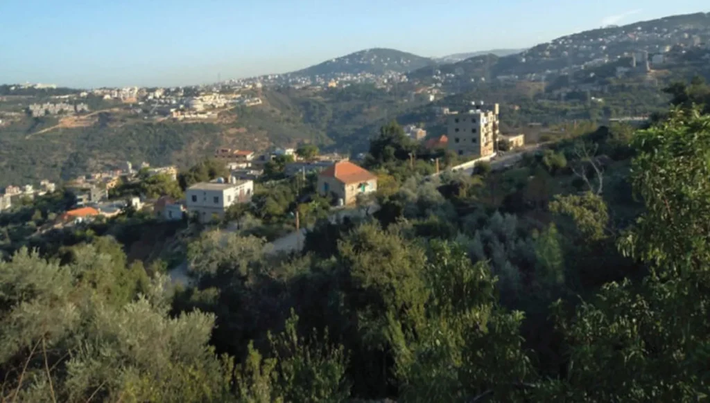 العثور على رئيس خلية الأزمة في القماطية مقتولاً... والبلدية تطالب بـ'ضبط النفس'