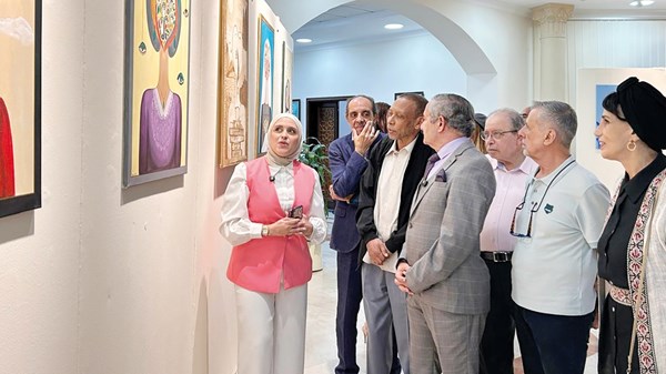 تجارب متعددة الرؤى في معرض «اتجاهات»