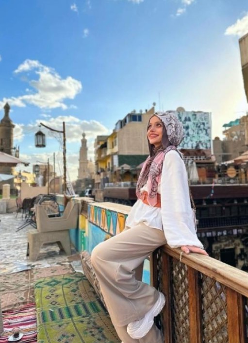 الشيف عبير الصغير خلال زيارتها لمصر