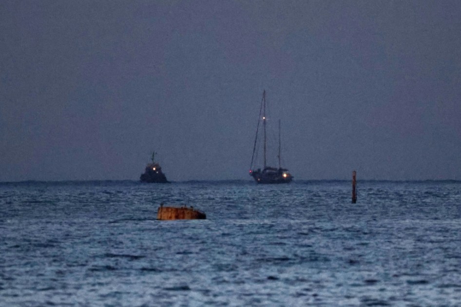 إسرائيل ترحّل غريتا تونبرغ بعد توقيفها على متن سفينة مساعدات لغزة إسرائيل ترحّل غريتا تونبرغ بعد توقيفها على متن سفينة مساعدات لغزة