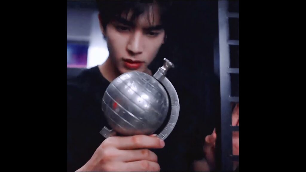 👀👀#songweilong  #thesevenrelicsofillomen #الآثار_السبع_المشؤومة #七根心简 #youku #shorts #cdrama