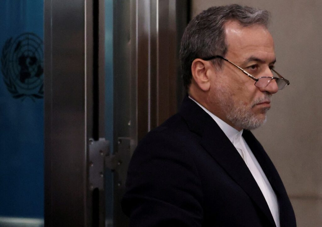 العالم يترقب رد إيران على إعلان ترامب "محو" المواقع النووية