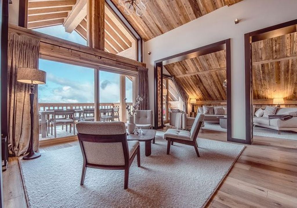 إعادة تنشيط القطاع السياحي في الجبل تنتظر مآل التطورات إعادة تنشيط القطاع السياحي في الجبل تنتظر مآل التطورات