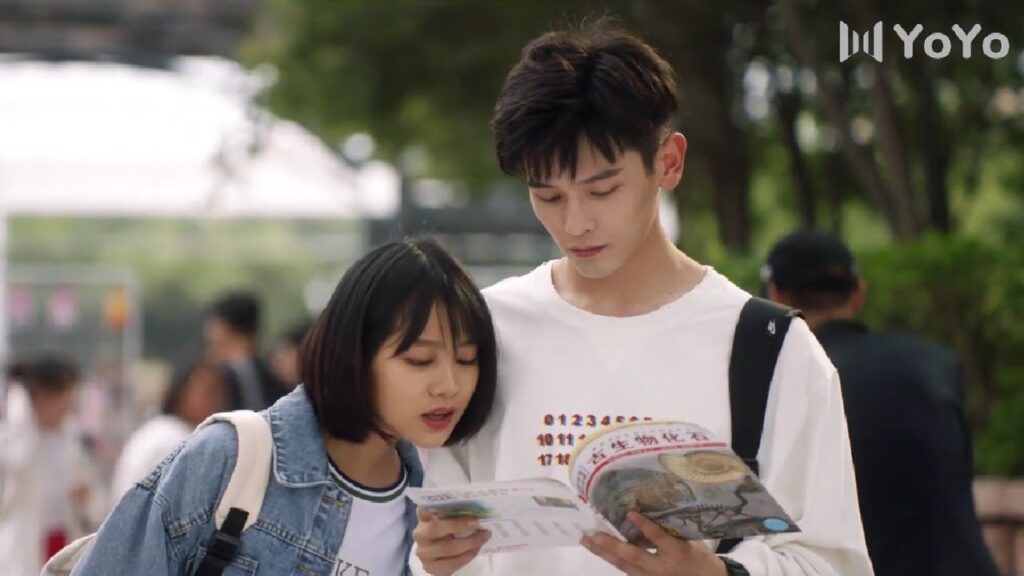 تذهب في رحلـة معه و تحضى بذكريات و اعترف لا ينسى ❤️ (  لا تغادر بعد المدرسة )