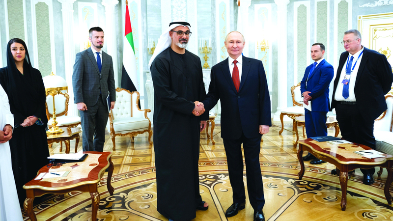 ولي عهد أبوظبي يلتقي الرئيس الروسي في العاصمة البيلاروسية مينسك خالد بن محمد خلال لقائه الرئيس الروسي بوتين. وام