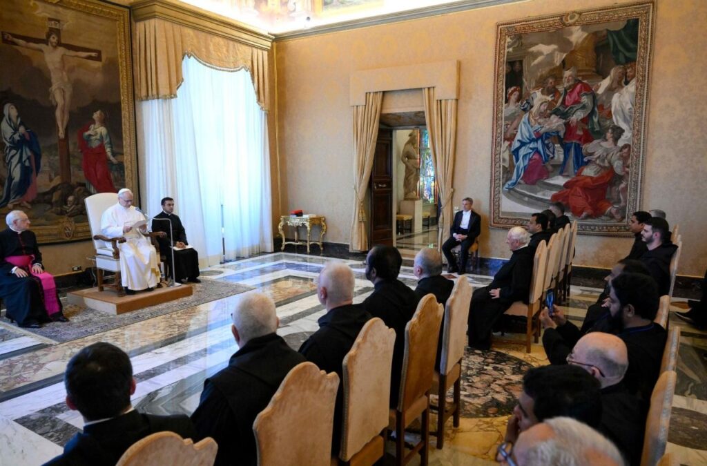 البابا يستقبل المشاركين في المجمع العام لرهبانية فالومبروزا البنديكتانيّة