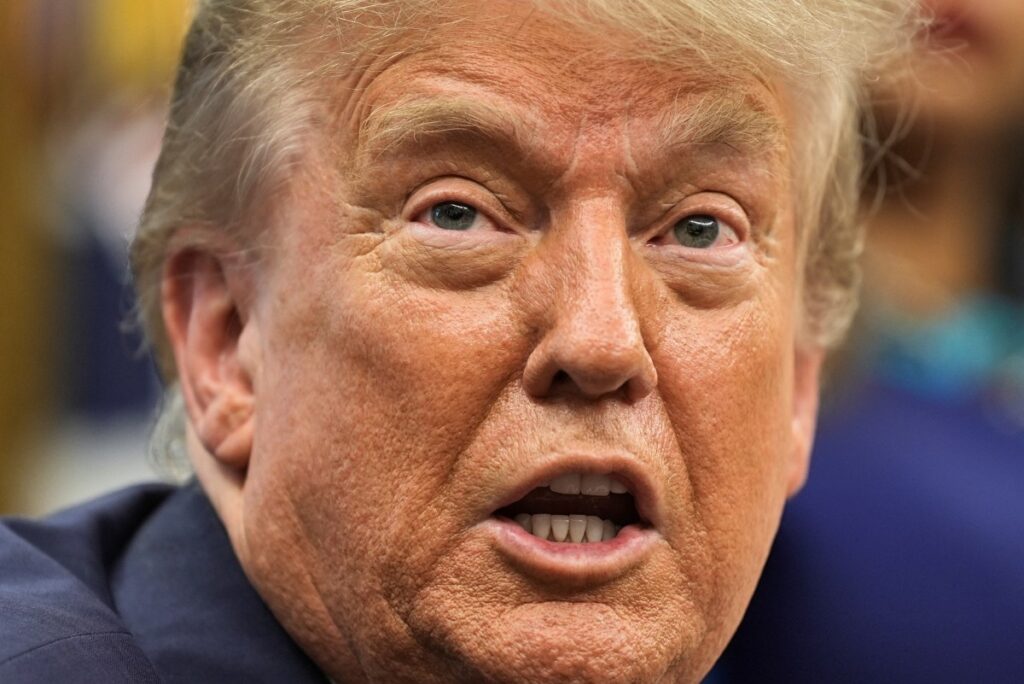 ترامب ينتقد الادعاء العام الإسرائيلي بشأن محاكمة نتنياهو بتهم فساد