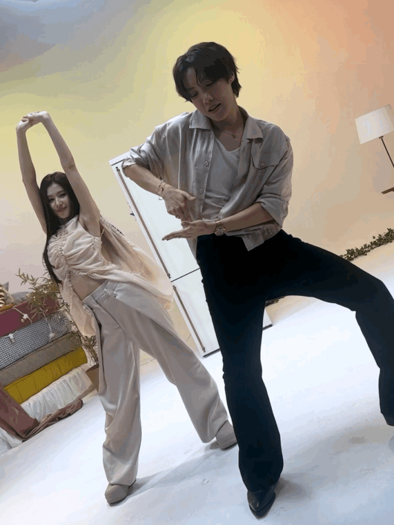 BTS J -Hope مع مرتين Sana - 'Killin' It Girl 'Dance Challenge (250619)