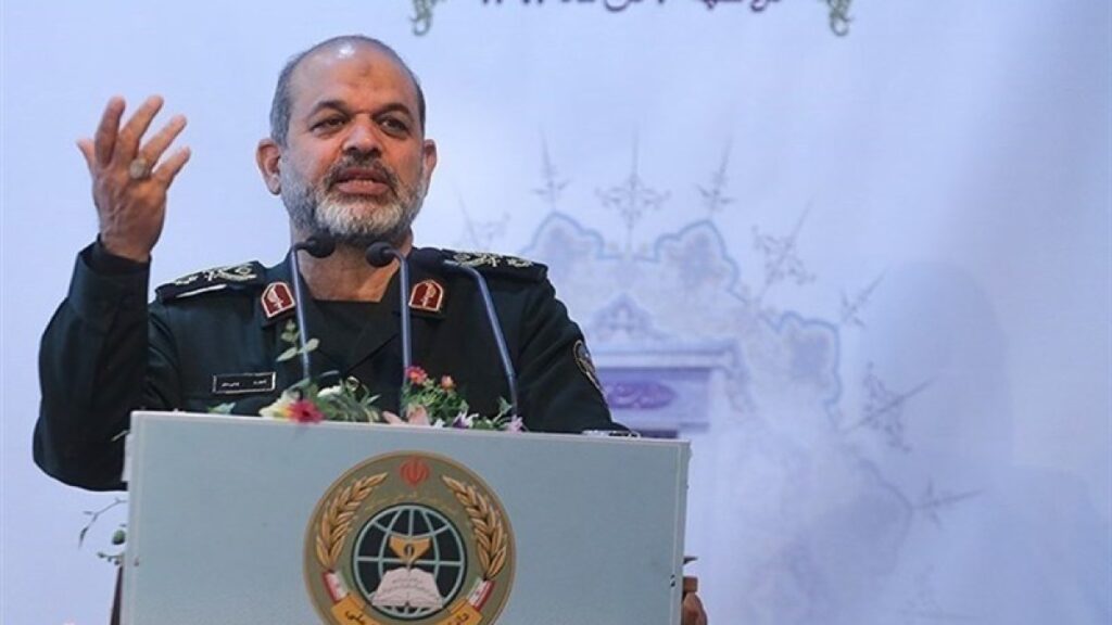 العميد وحيدي: إيران مستعدة لحرب طويلة وتنتظر اللحظة المناسبة للكشف عن أسلحتها المتطورة العميد وحيدي: إيران مستعدة لحرب طويلة وتنتظر اللحظة المناسبة للكشف عن أسلحتها المتطورة