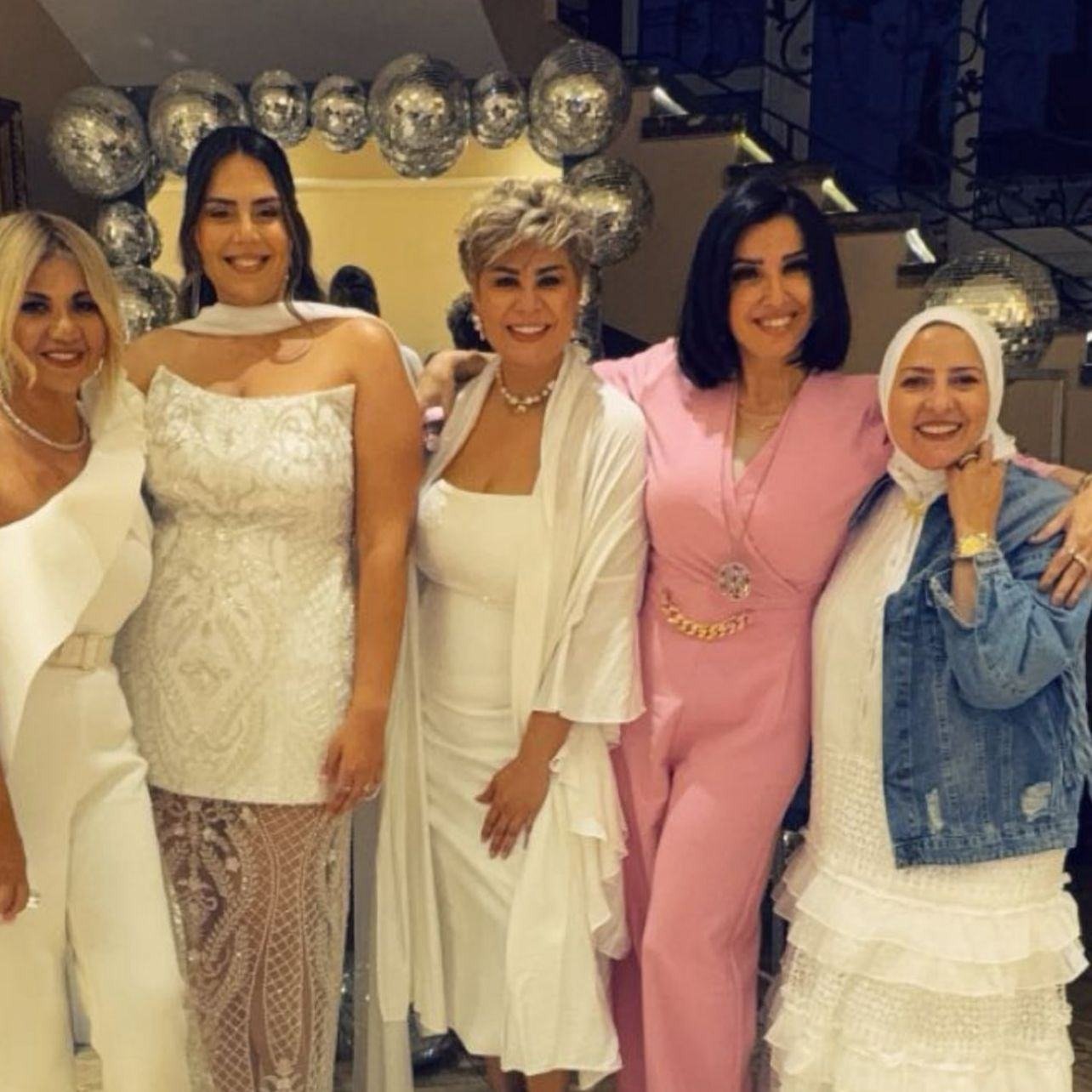 مفيدة شيحة تحتفل بحنة ابنتها منة الله استعدادا لزفافها مفيدة شيحة تحتفل بحنة ابنتها منة الله استعدادا لزفافها