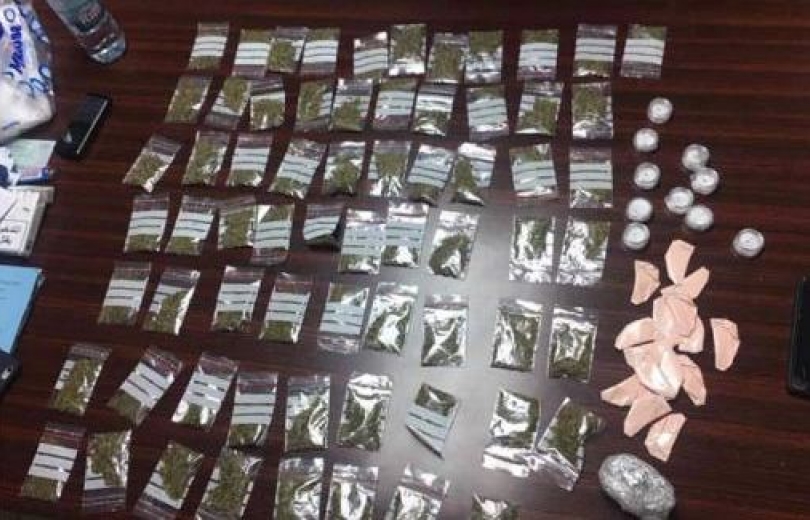 مضبوطات عثر عليها مع شريك ابو سلة (مديرية التوجيه)