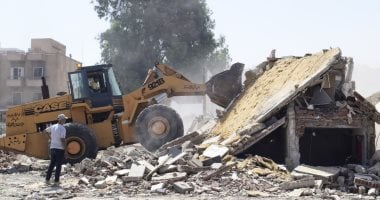 إحالة مواطن للنيابة لاعتدائه على مسئول حماية الأراضى أثناء حملة إزالة بسوهاج إحالة مواطن للنيابة لاعتدائه على مسئول حماية الأراضى أثناء حملة إزالة بسوهاج