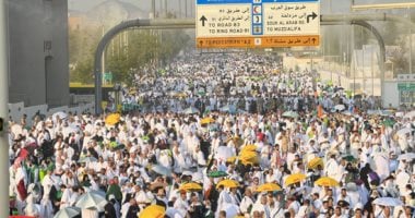 وسط أجواء روحانية.. بدء تصعيد الحجاج لعرفات بأتوبيسات مكيفة ومميزة