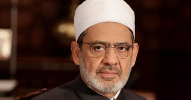 شيخ الأزهر يُعزِّي أسرة البطل خالد محمد شوقى هاتفيًّا.. ويؤكد: شهيد الوطن شيخ الأزهر يُعزِّي أسرة البطل خالد محمد شوقى هاتفيًّا.. ويؤكد: شهيد الوطن