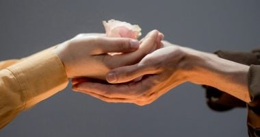 5 أبراج "سويت توكر" لسانها حلو مع الكل ومعاملتها لطيفة.. أبرزها برج الحوت