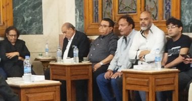 خالد النبوى وفيفى عبده وجمال سليمان وخالد جلال فى عزاء سميحة أيوب