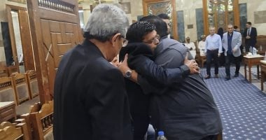 محمد هنيدى وأشرف زكى وعمرو عبد العزيز يشاركون فى عزاء سميحة أيوب (صور)