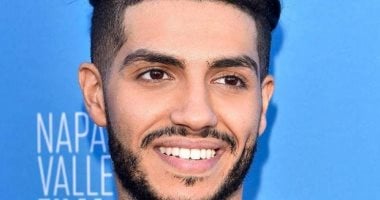 رغم انشغاله بتحضيرات زفافه.. مينا مسعود يحضر العرض الخاص لفيلمه فى عز الضهر