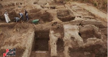 انفراد.. الكشف عن مدينة تعود للدولة الوسطى فى منطقة الكرنك بالأقصر.. صور