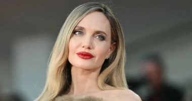 أنجلينا جولي تلجأ للأطباء للحفاظ على شبابها ومكافحة الشيخوخة أنجلينا جولي تلجأ للأطباء للحفاظ على شبابها ومكافحة الشيخوخة
