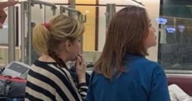 إلهام شاهين من العراق: السفير المصرى على تواصل دائم معنا وكلنا بخير.. لسنا محتجزين فى العراق والمجال الجوى أُغلق ونحن فى المطار.. الوضع آمن وننتظر هدنة للعودة مع العالقين