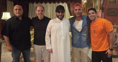 تركى آل الشيخ يزور الزعيم عادل إمام ويعلق: بصحة جيدة وشربت عنده أحلى كوباية شاى