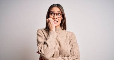 4 أبراج أوفر ثينكينج وسريعة التوتر..  أبرزهما السرطان عشان حساس