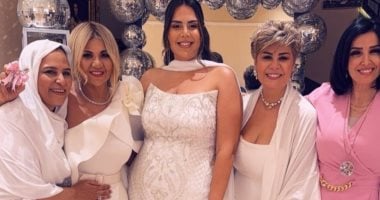 مفيدة شيحة تحتفل بحنة ابنتها منة الله استعدادا لزفافها.. صور مفيدة شيحة تحتفل بحنة ابنتها منة الله استعدادا لزفافها.. صور