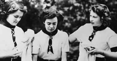 عادة غريبة.. أحد المطلعين يكشف شغف الملكة إليزابيث بعمل منزلي يكرهه الناس