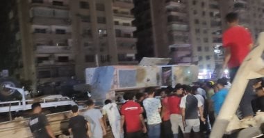 مصرع سيدة سقط عليها ونش أثناء تواجده داخل سيارته فى طريق الأوتوستراد.. صور