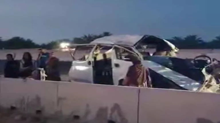 “الميكروباص اتطبق”.. ننشر صور حادث مصرع فتاة وإصابة 17 آخرين بالبحيرة "الميكروباص اتطبق".. ننشر صور حادث مصرع فتاة وإصابة 17 آخرين بالبحيرة