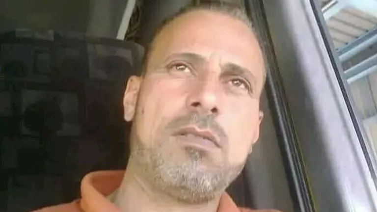 قصة سائق ضحى بجسده لحماية الآلاف بالعاشر من رمضان- فيديو