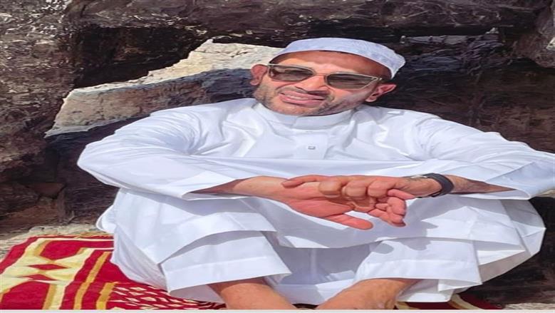 أحمد سعد يرتل القرآن داخل المسجد النبوي (فيديو)