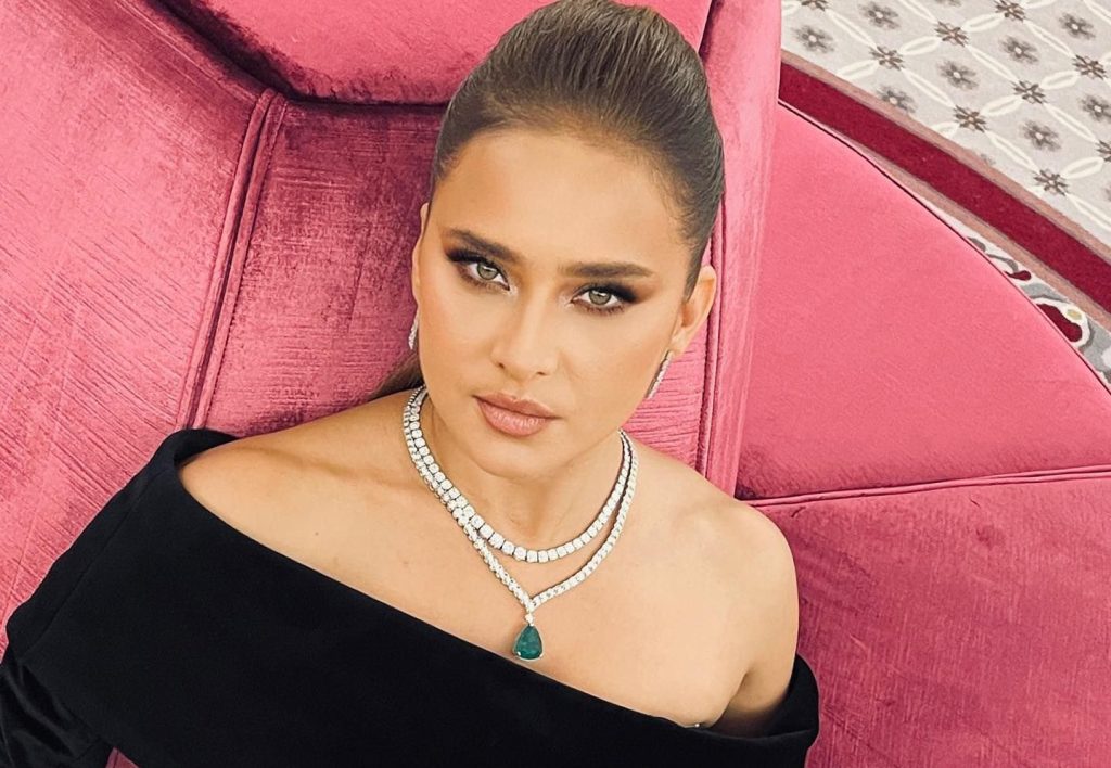 بعد أنباء ارتباط هشام عاشور.. هل تتزوج نيللي كريم للمرة الرابعة؟