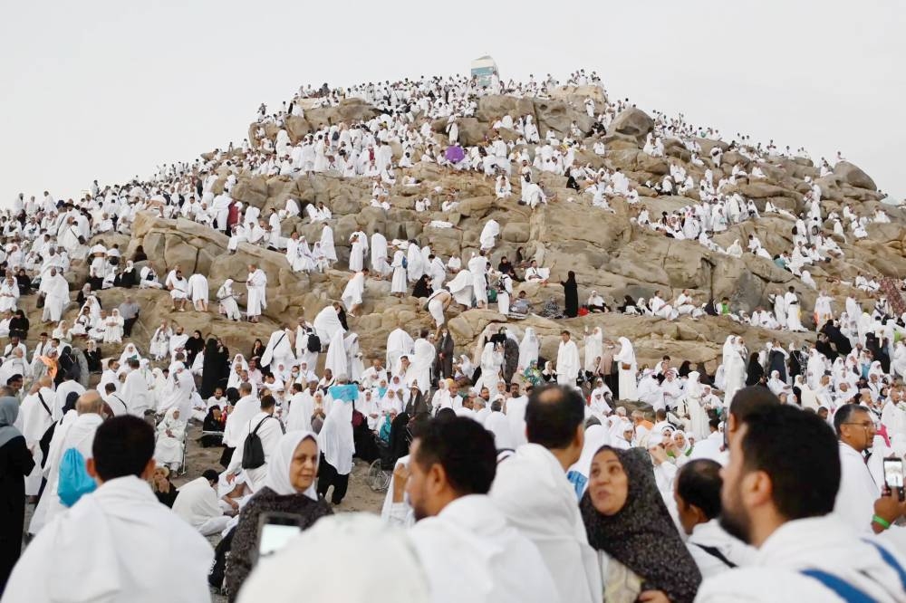 وزير الحج يشدّد على ضيوف الرحمن عدم الخروج من عرفات إلى مزدلفة مشياً – أخبار السعودية وزير الحج يشدّد على ضيوف الرحمن عدم الخروج من عرفات إلى مزدلفة مشياً - أخبار السعودية