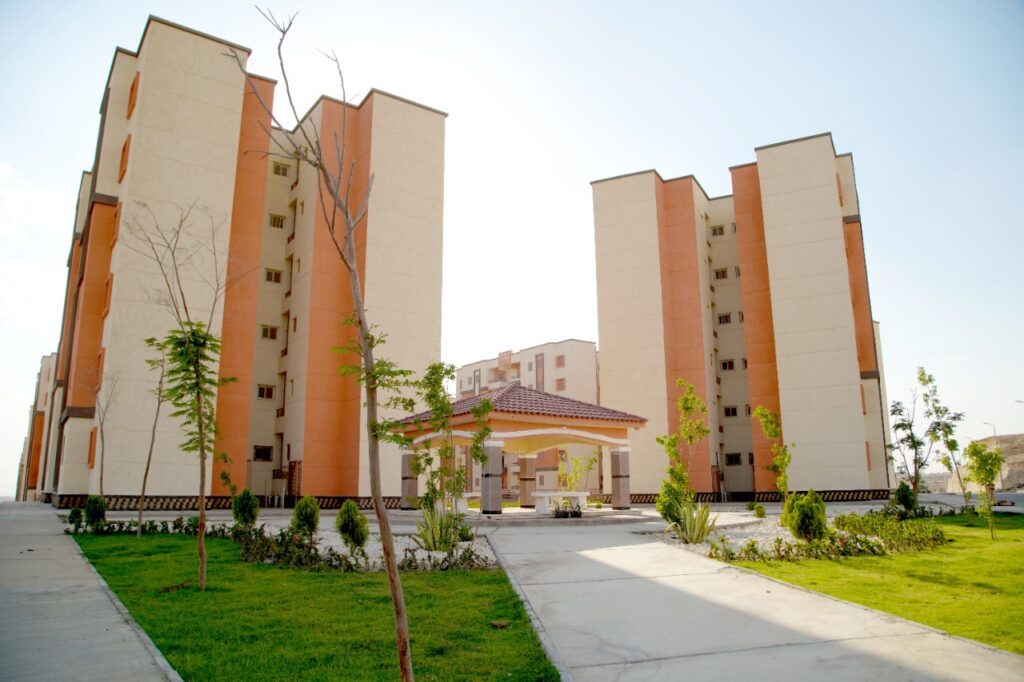 «الزرايب» تتحول إلى زهور مايو.. حكاية أكبر مجتمع سكني حضاري بديل 