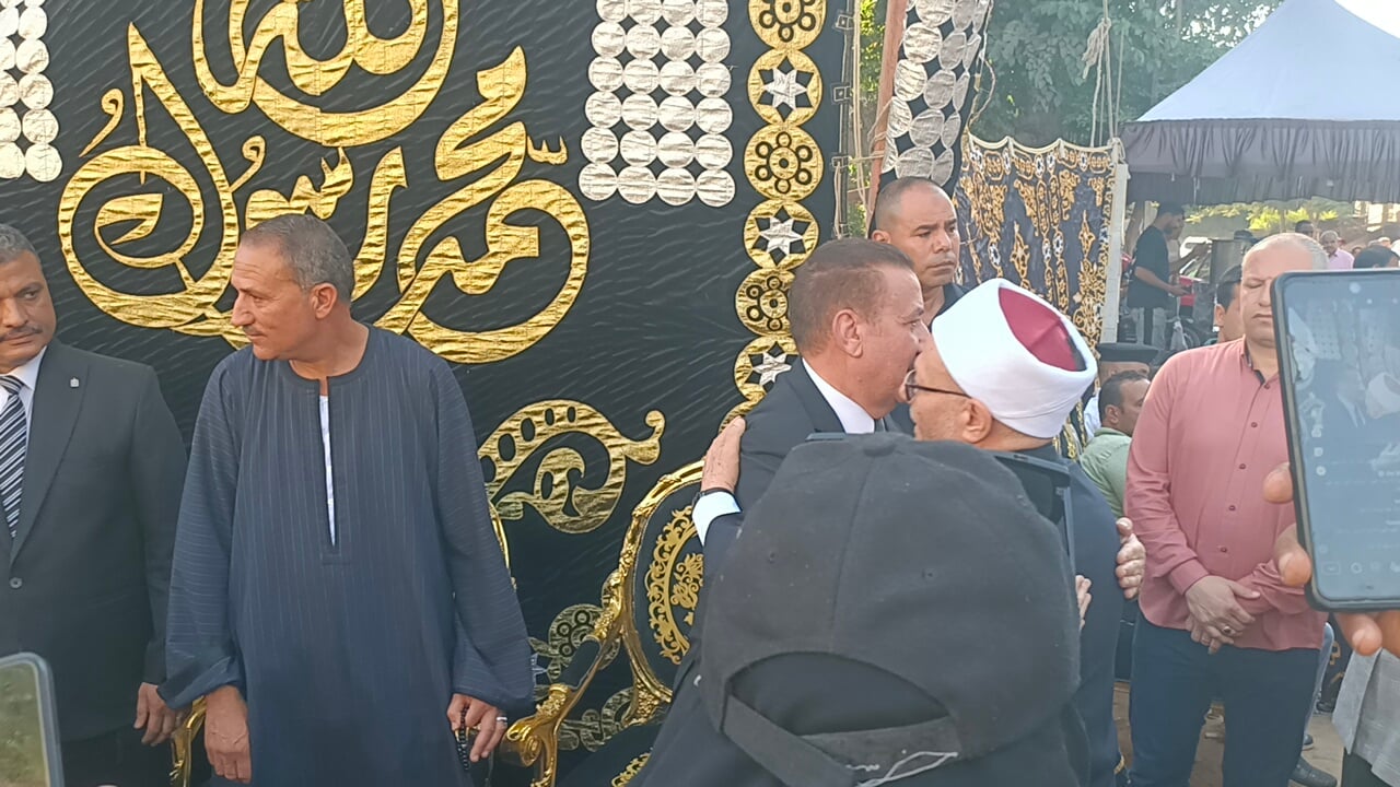 جانب من العزاء جانب من العزاء